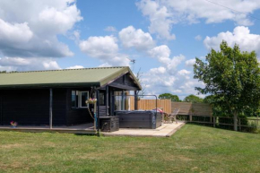 Ash Lodge - Exclusive Lodge with Hot Tub and stunning views
